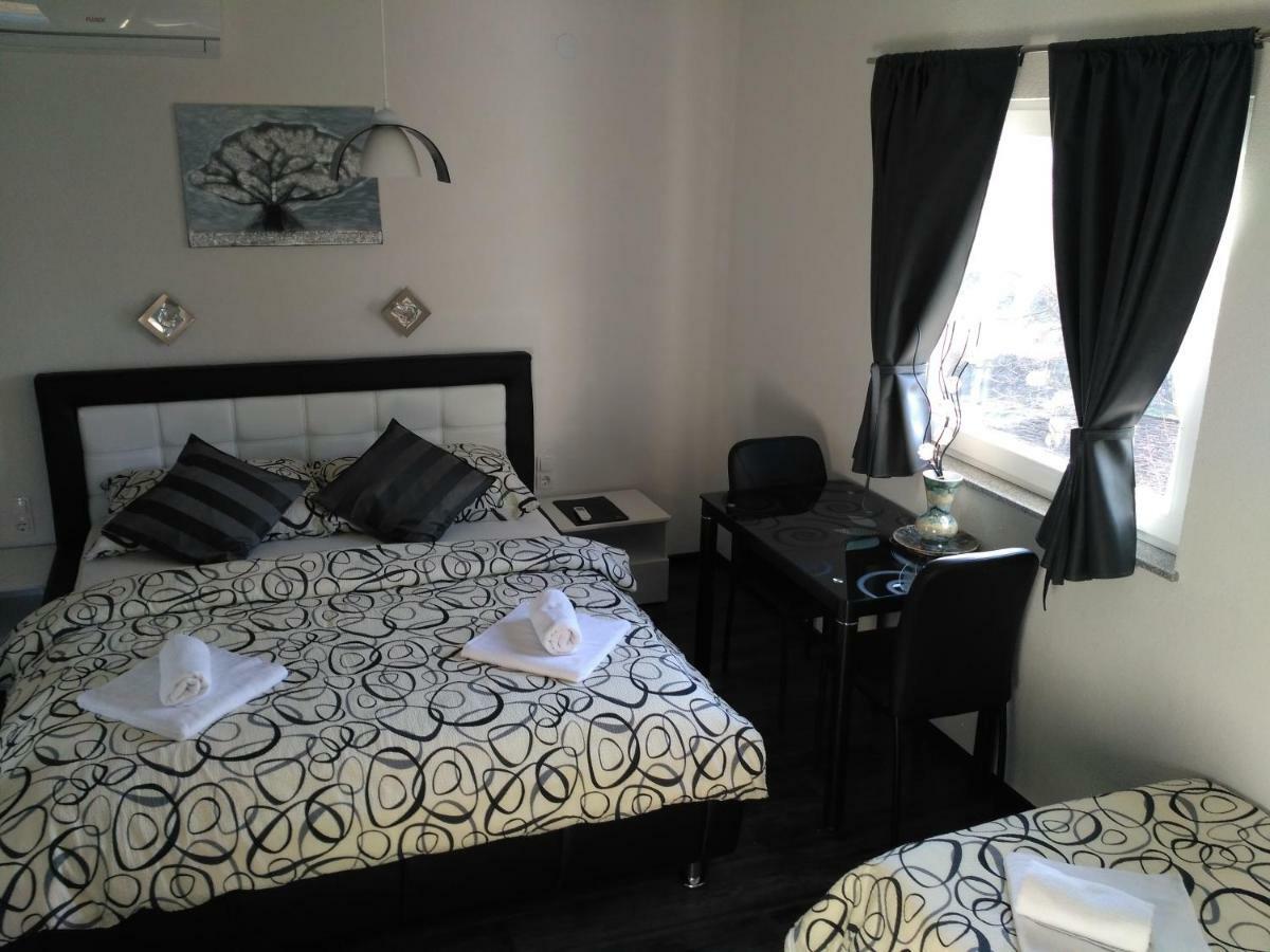 Guest House First Stop Rakovica Exterior photo