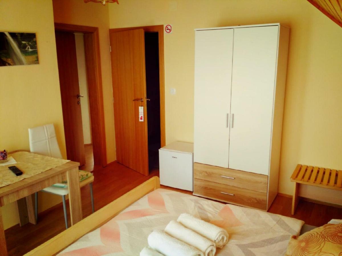 Guest House First Stop Rakovica Exterior photo