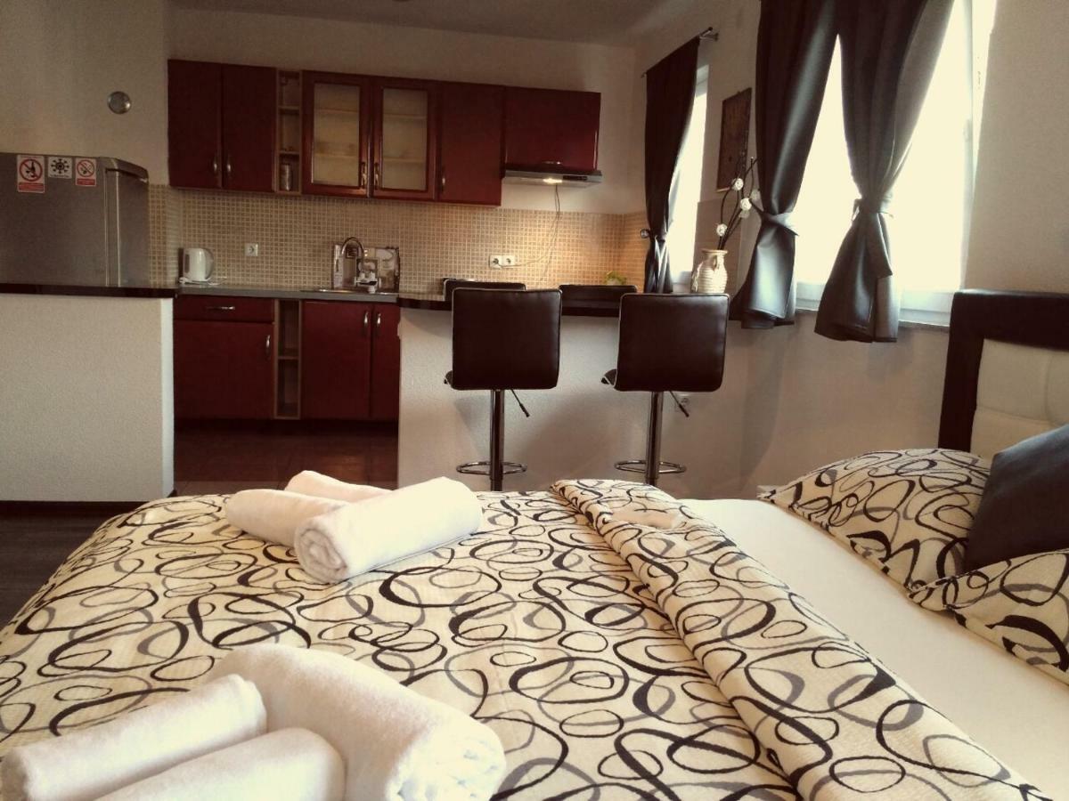 Guest House First Stop Rakovica Exterior photo