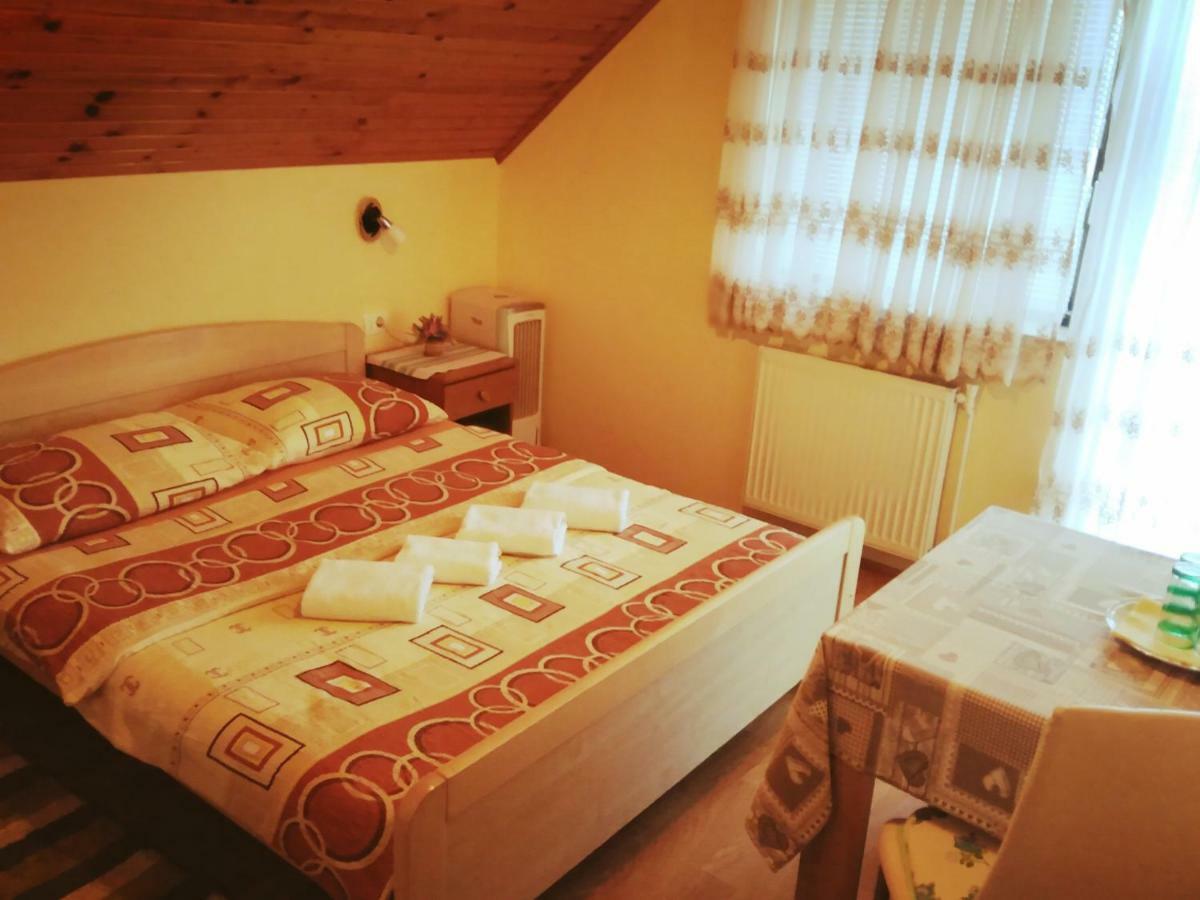 Guest House First Stop Rakovica Exterior photo