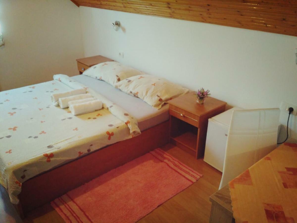 Guest House First Stop Rakovica Exterior photo
