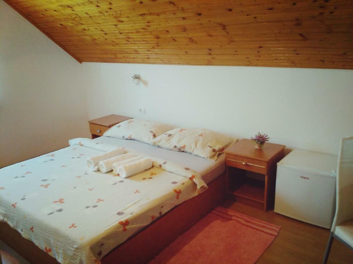 Guest House First Stop Rakovica Exterior photo