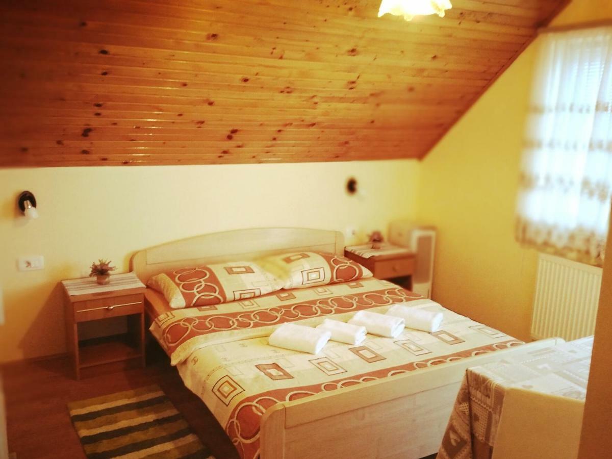Guest House First Stop Rakovica Exterior photo