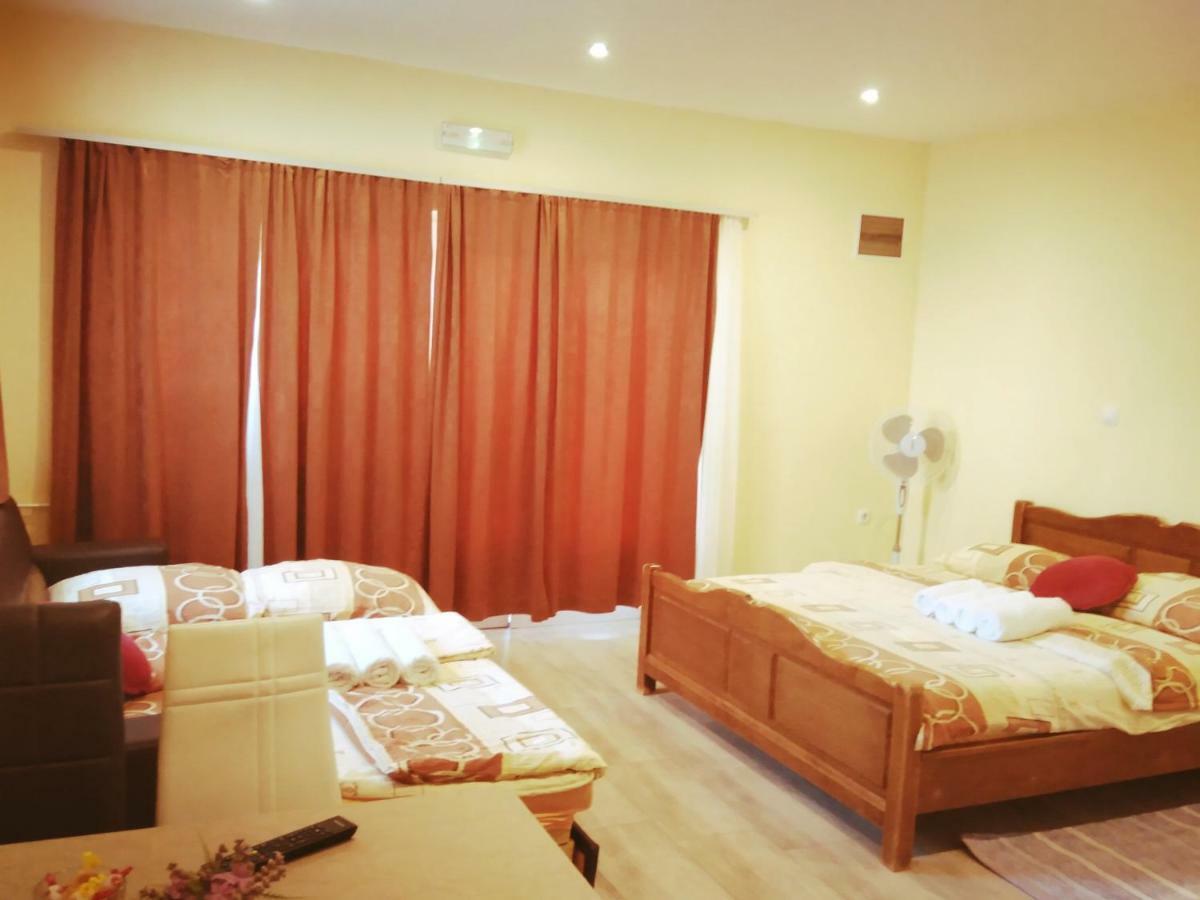 Guest House First Stop Rakovica Exterior photo