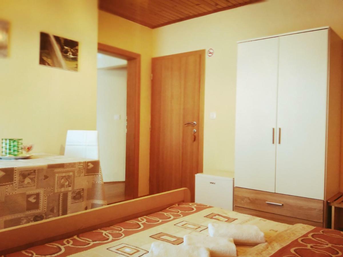 Guest House First Stop Rakovica Exterior photo
